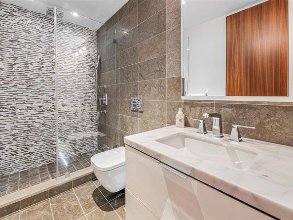 7966 Fisher Island Dr 7966, Miami Beach FL 33109