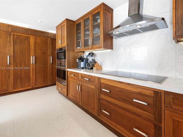 7966 Fisher Island Dr 7966, Miami Beach FL 33109
