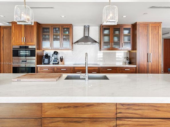 7966 Fisher Island Dr 7966, Miami Beach FL 33109