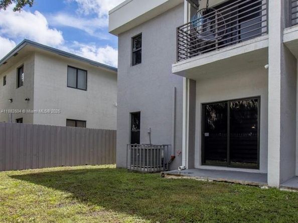 2061 Washington Ave 4, Opa-Locka FL 33054
