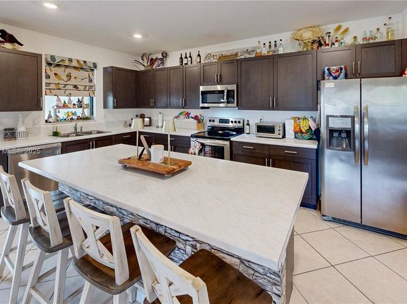 22986 SW 128th Pl, Miami FL 33170