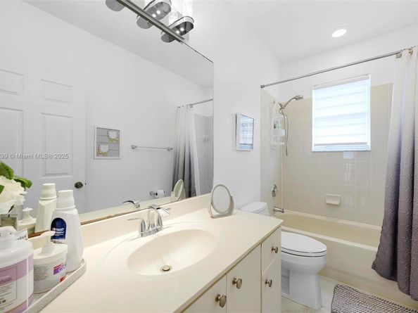 1525 SE 20th Pl, Homestead FL 33035
