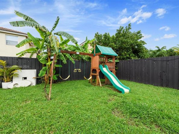 1525 SE 20th Pl, Homestead FL 33035