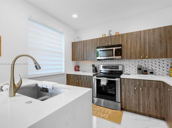 1525 SE 20th Pl, Homestead FL 33035