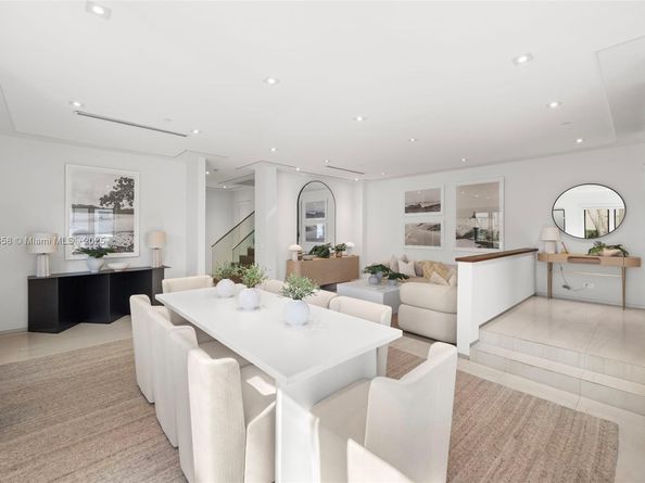 7490 SW 56th Ct, Miami FL 33143