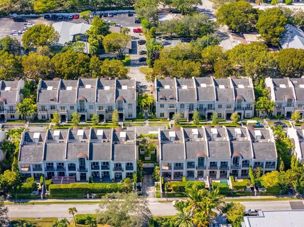 7490 SW 56th Ct, Miami FL 33143