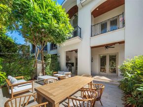 7490 SW 56th Ct, Miami FL 33143