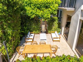 7490 SW 56th Ct, Miami FL 33143