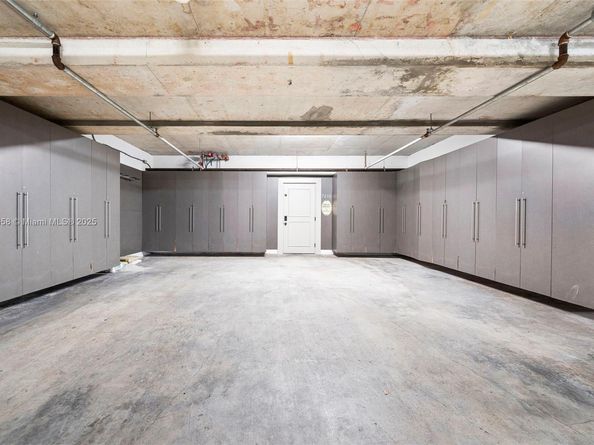 7490 SW 56th Ct, Miami FL 33143