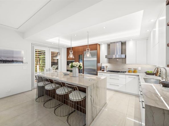 7490 SW 56th Ct, Miami FL 33143