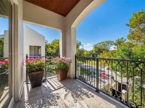 7490 SW 56th Ct, Miami FL 33143