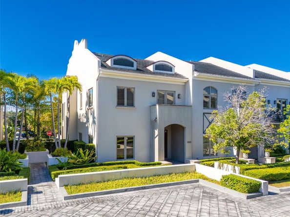 7490 SW 56th Ct, Miami FL 33143