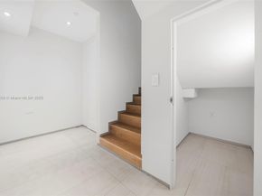 7490 SW 56th Ct, Miami FL 33143