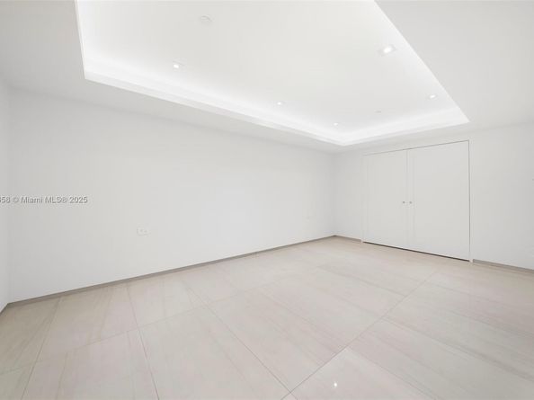 7490 SW 56th Ct, Miami FL 33143