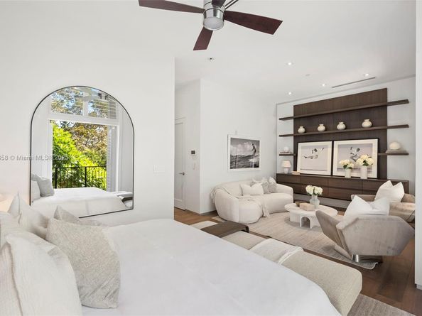 7490 SW 56th Ct, Miami FL 33143