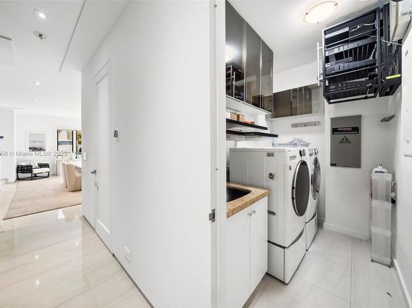 7490 SW 56th Ct, Miami FL 33143