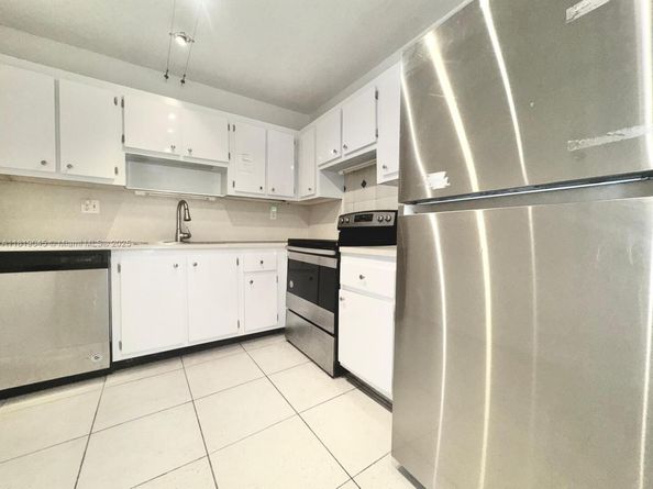 600 Three Islands Blvd 620, Hallandale Beach FL 33009