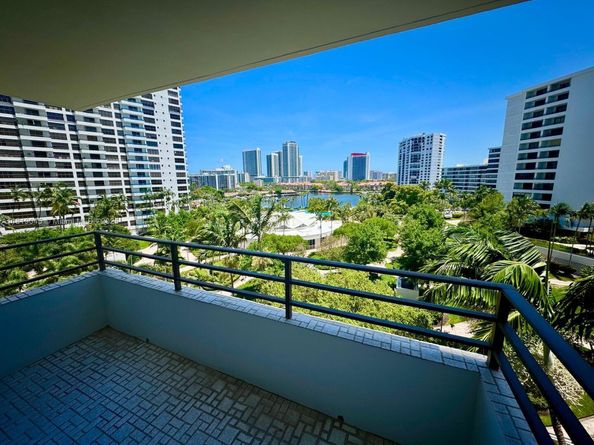 600 Three Islands Blvd 620, Hallandale Beach FL 33009