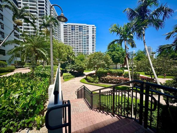 600 Three Islands Blvd 620, Hallandale Beach FL 33009