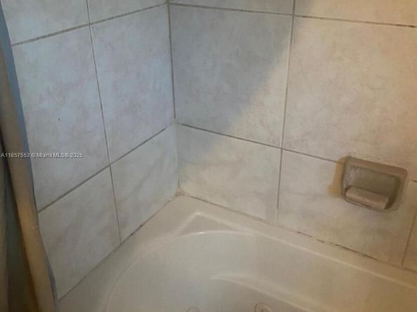 501 NW 43rd St, Miami FL 33127