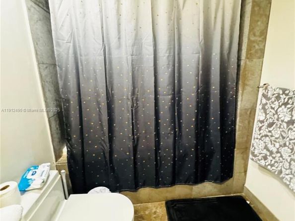 475 Brickell Ave 808, Miami FL 33131