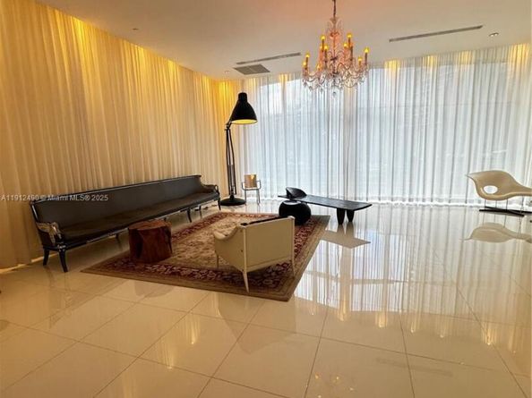 475 Brickell Ave 808, Miami FL 33131