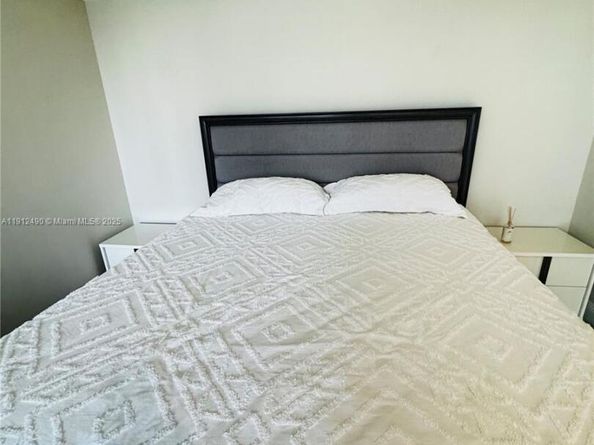 475 Brickell Ave 808, Miami FL 33131