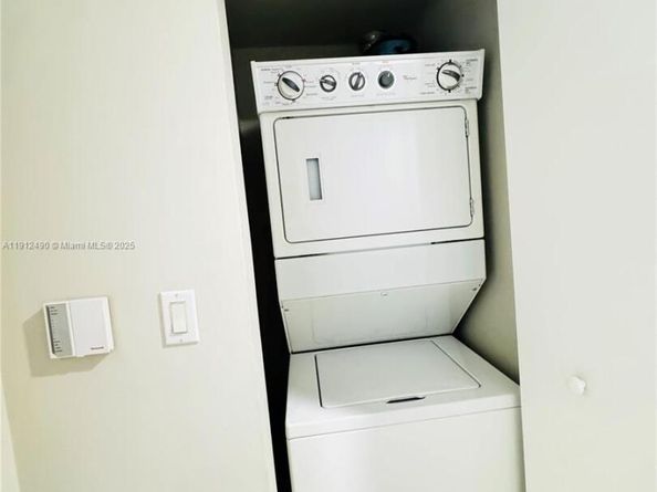 475 Brickell Ave 808, Miami FL 33131