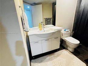 475 Brickell Ave 808, Miami FL 33131