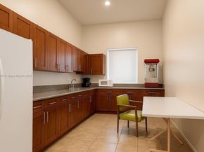 1175 NE Miami Gardens Dr 703, Miami FL 33179
