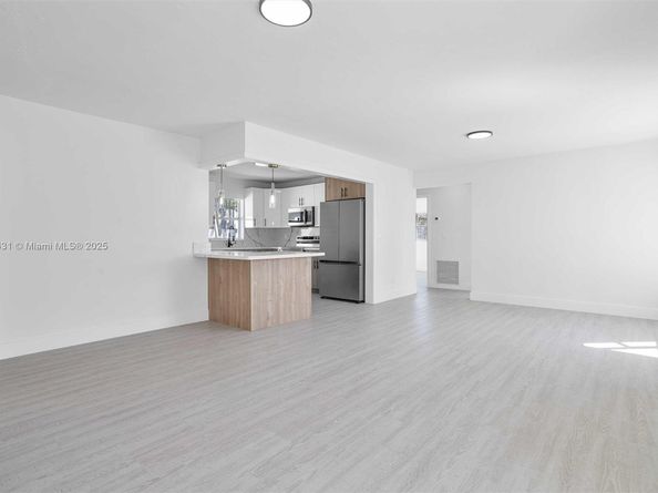 1401 NW 45th St, Fort Lauderdale FL 33309
