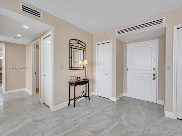 5055 Collins Ave 14M, Miami Beach FL 33140