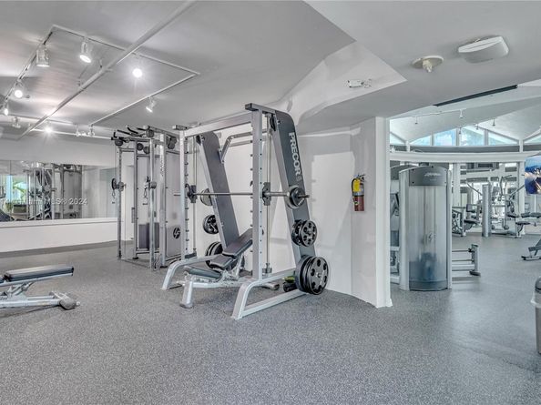 5055 Collins Ave 14M, Miami Beach FL 33140
