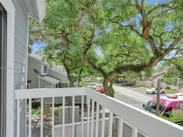 1818 Adventure Pl, North Lauderdale FL 33068