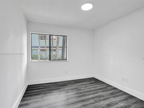 1818 Adventure Pl, North Lauderdale FL 33068