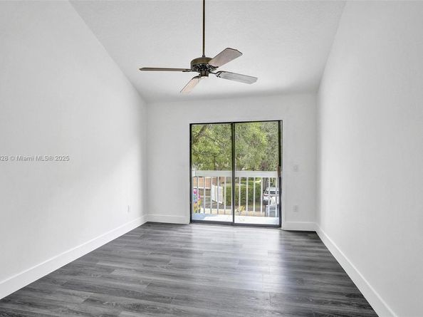 1818 Adventure Pl, North Lauderdale FL 33068