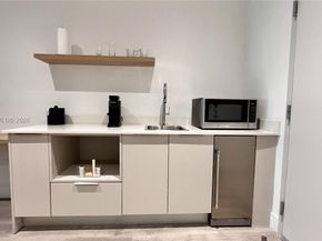 229 SW 9th St 307, Miami FL 33130