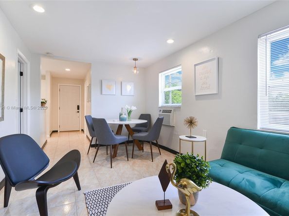 1947 Adams St, Hollywood FL 33020