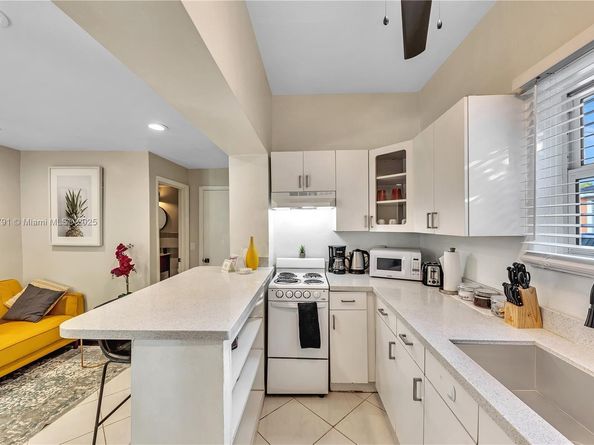 1947 Adams St, Hollywood FL 33020