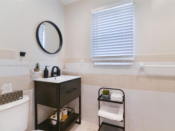 1947 Adams St, Hollywood FL 33020