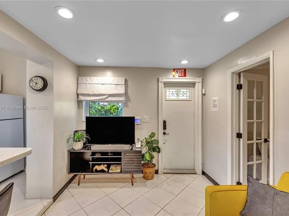 1947 Adams St, Hollywood FL 33020