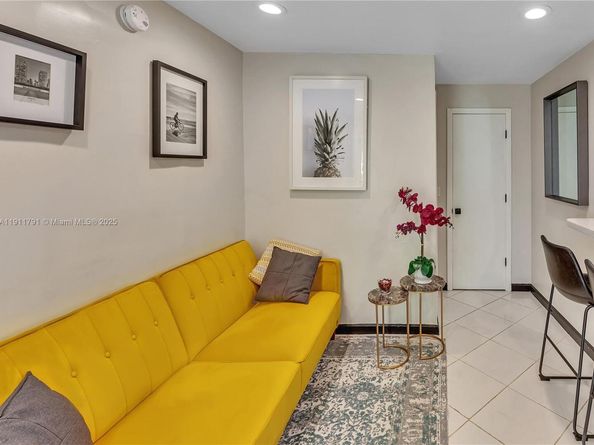 1947 Adams St, Hollywood FL 33020