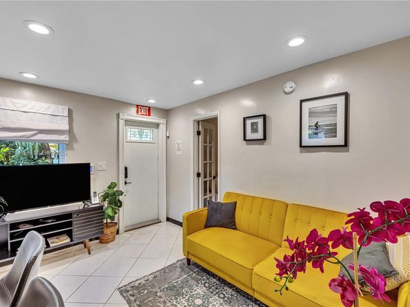 1947 Adams St, Hollywood FL 33020