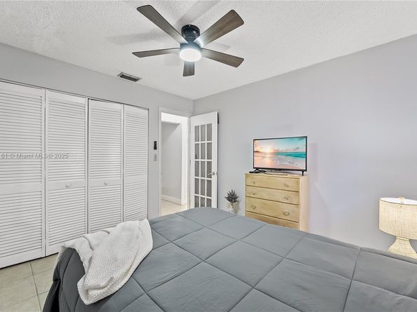 1712 SW 13, Miami FL 33145