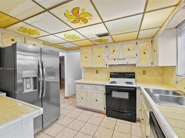 1712 SW 13, Miami FL 33145
