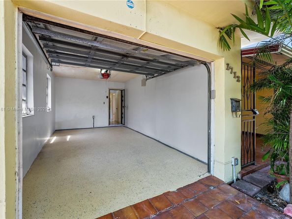 1712 SW 13, Miami FL 33145