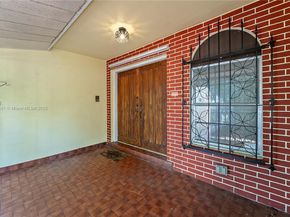 1712 SW 13, Miami FL 33145