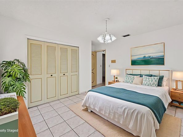 1712 SW 13, Miami FL 33145