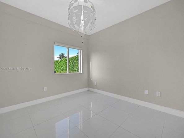1968 NW 186th St, Miami Gardens FL 33056