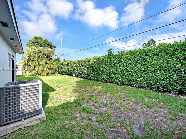 1968 NW 186th St, Miami Gardens FL 33056